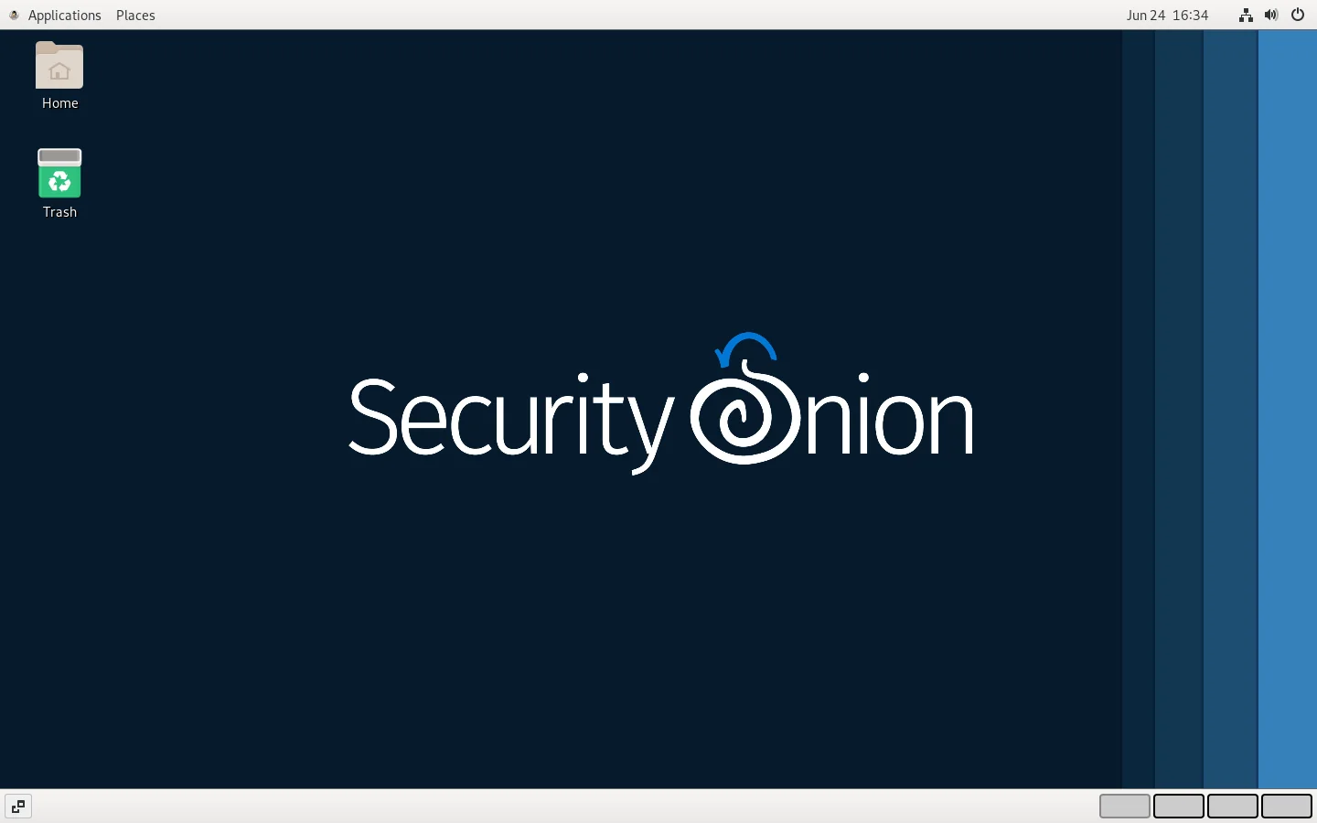 Desktop di Security Onion con il logo della distribuzione al centro su sfondo blu scuro, icone Home e Cestino e barra dei menu Applicazioni/Risorse in alto.