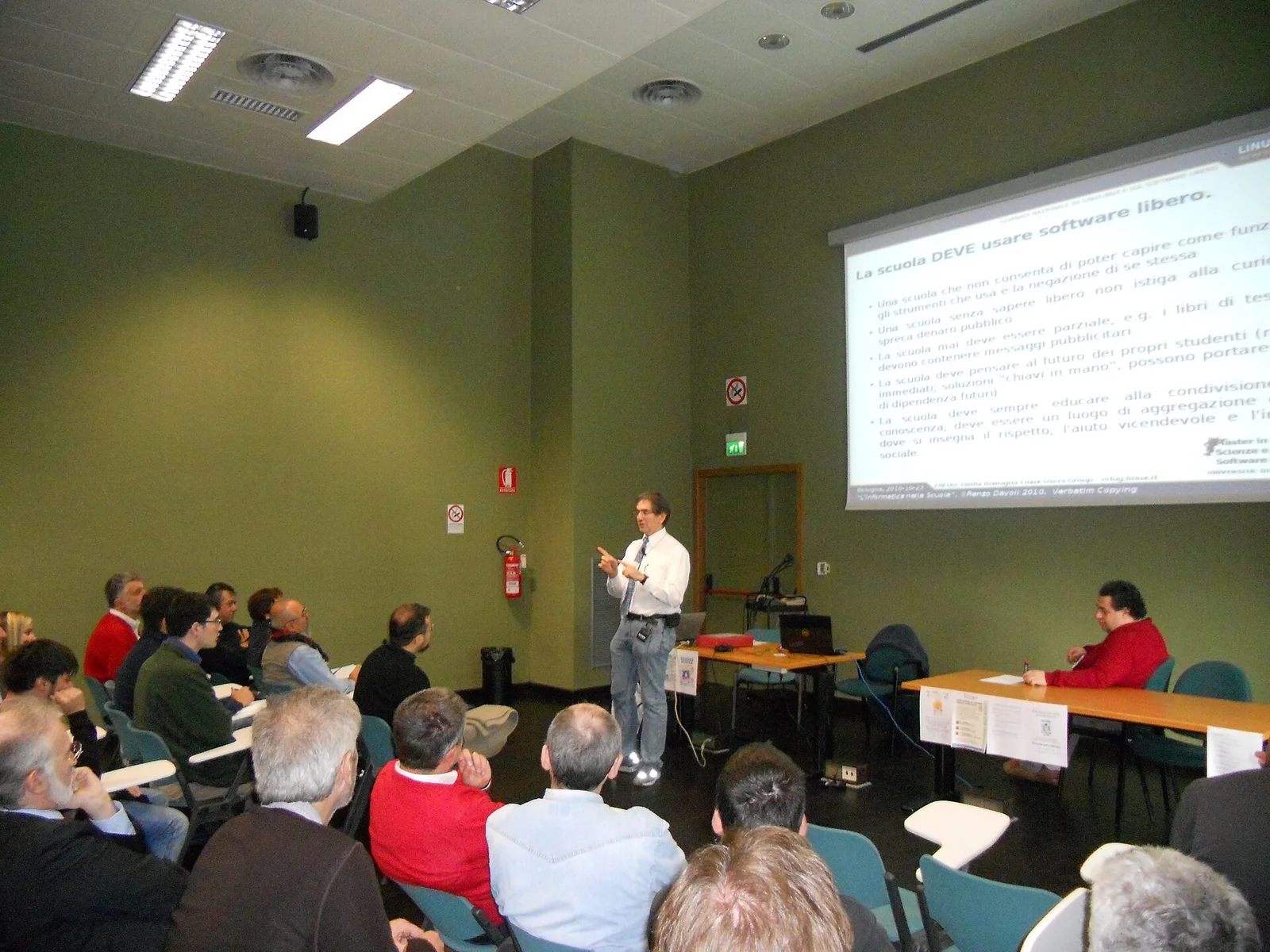Renzo Davoli durante un intervento al Linux Day 2010 a Bologna.
